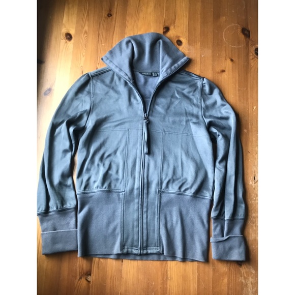 Sporty Sleek Jacket - Picture 1 of 2
